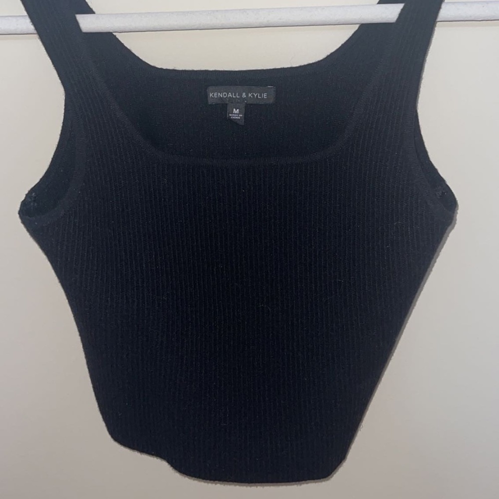 Kendall & Kylie black cropped tank